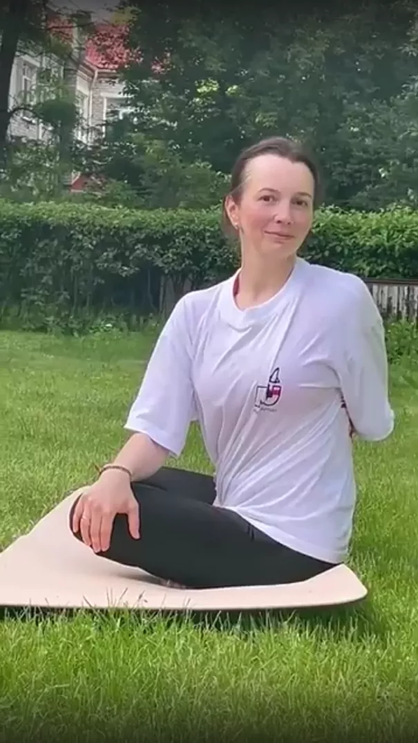 Йога на свежем воздухе: глоток свежести для тела и души ☀️🧘♀️ Йога на свежем воздухе: глоток свежести для тела и души ☀️🧘♀️